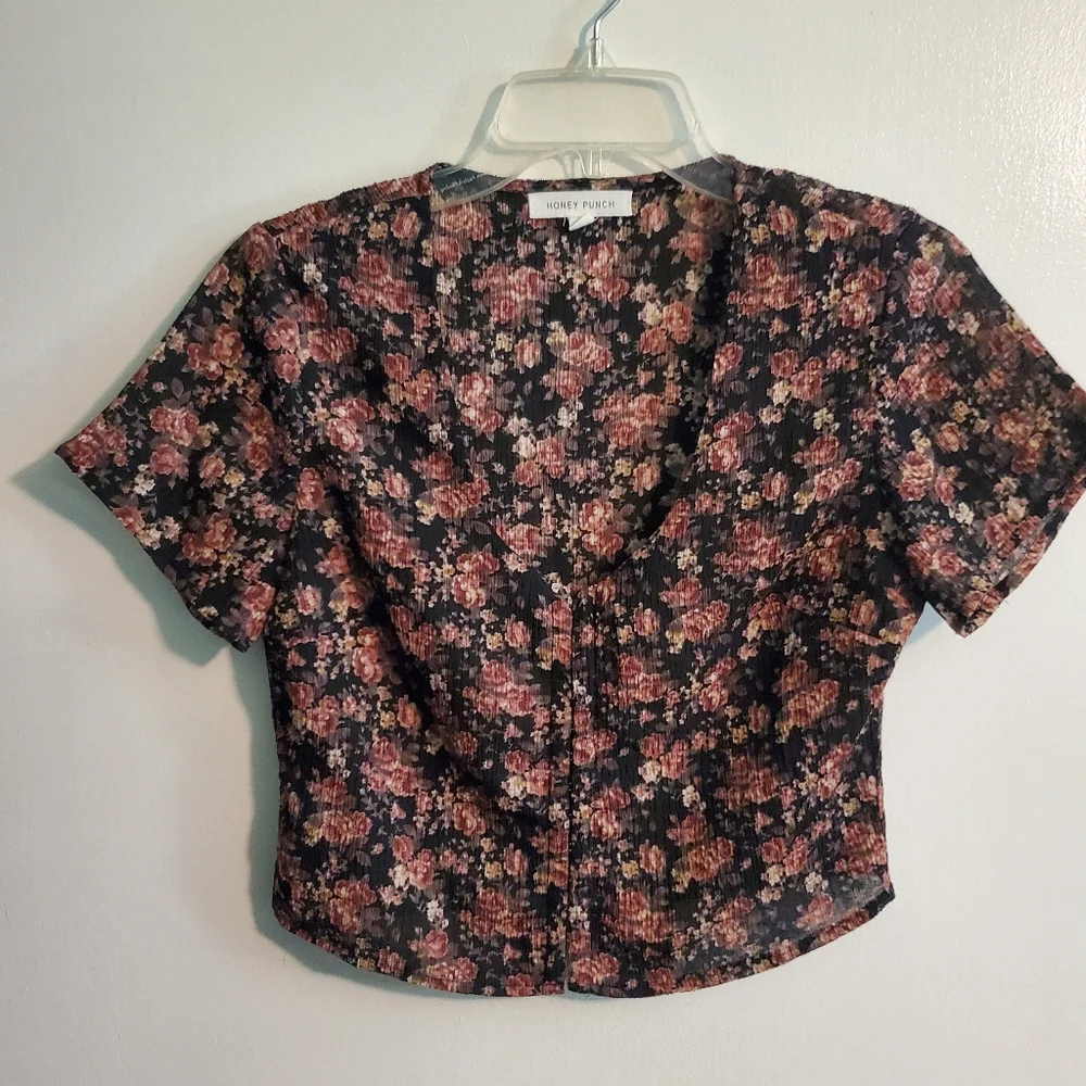 Flower Pattern Top - Picture 1 of 8